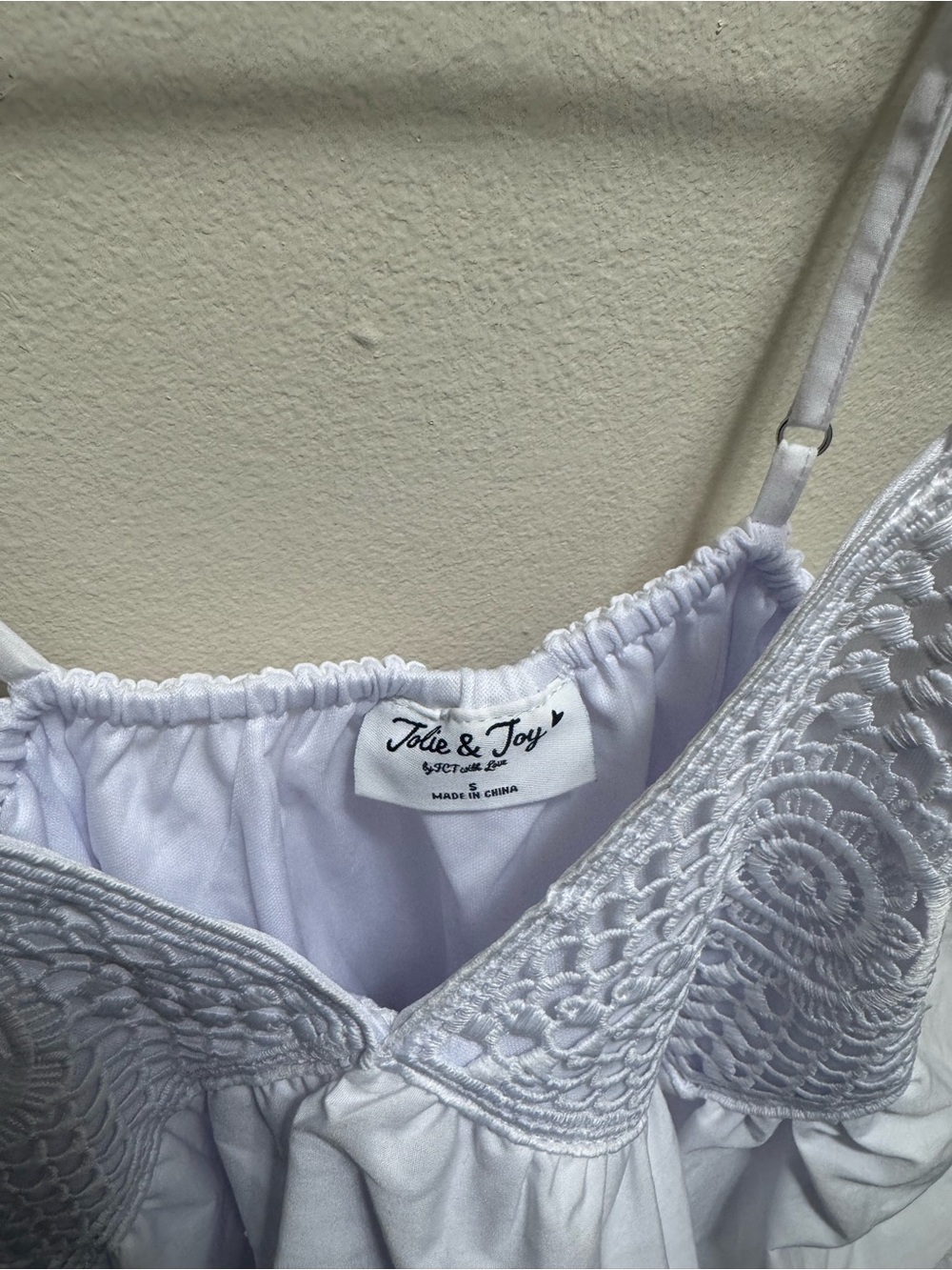 Jolie & Joy White Crochet Bust Camisole Top - Women size small - Picture 2 of 4